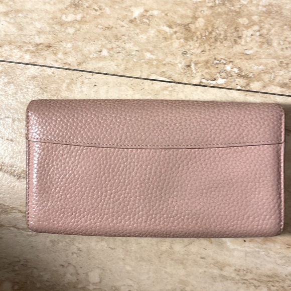 Louis Vuitton vintage Capucines Long Wallet in Magnolia Pink leather - Picture 4 of 15